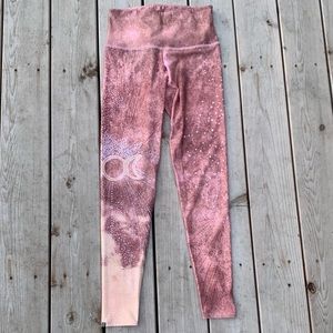 NWOT onzie goddess legging pink size m/l